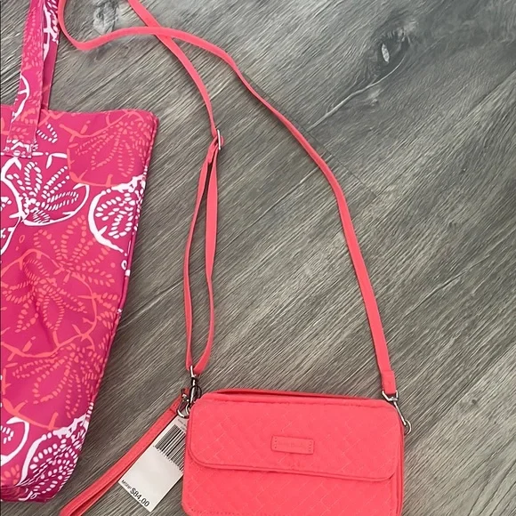 Lilly Pulitzer Pink Tote and Vera Bradley Crossbody Bag Set BOTH NEW NWT - Picture 3 of 7